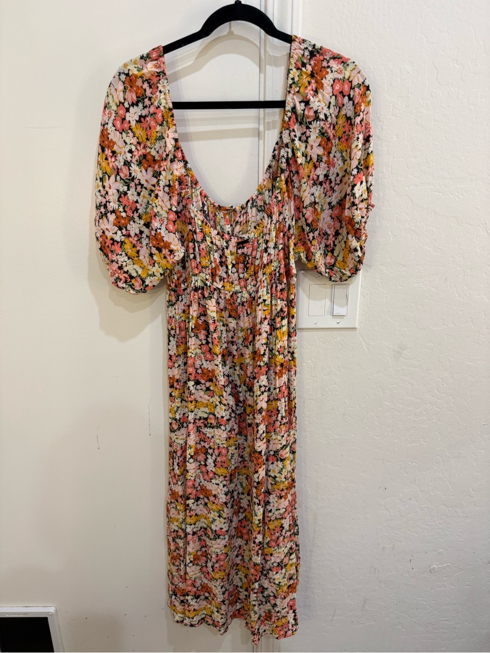 Billabong Floral Puff-Sleeve Midi Dress in Pink, Yellow & Green - Picture 4 of 5